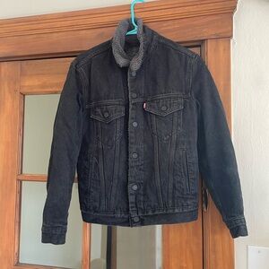Fleece lined Levi’s trucker jacket